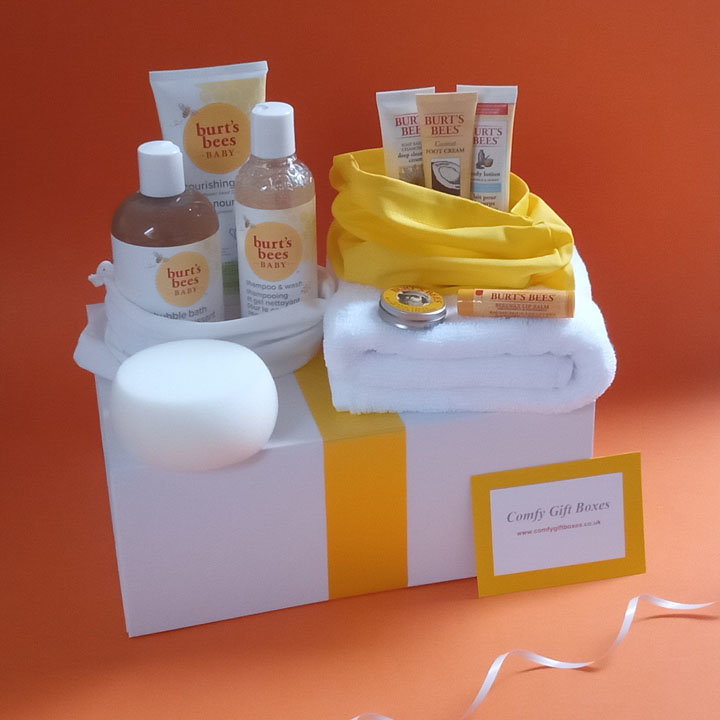 Burt's Bees new mum and baby gifts, gift sets for new mums, new baby gifts, Burt's Bees gifts for new babies, gift ideas for new mums
