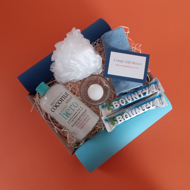 Coconut pamper gifts for her, Bounty coconut chcolate gifts, coconut pamper gift boxes, Bounty gifts for her, relaxing gifts for her
