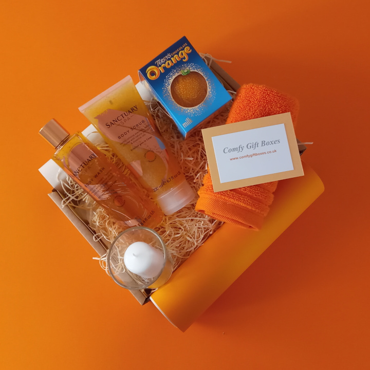 Pamper gift ideas for women UK, spa pamper gift boxes for women, Terry's chocolate orange gifts, Sanctuary Spa gifts delivered, spa night in gifts for her