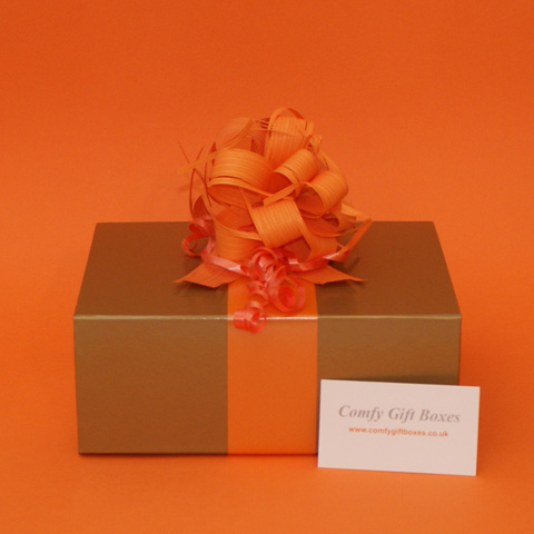 Pamper gift box for women UK, pampering presents online, gifts for women delivered, luxury presents for girls